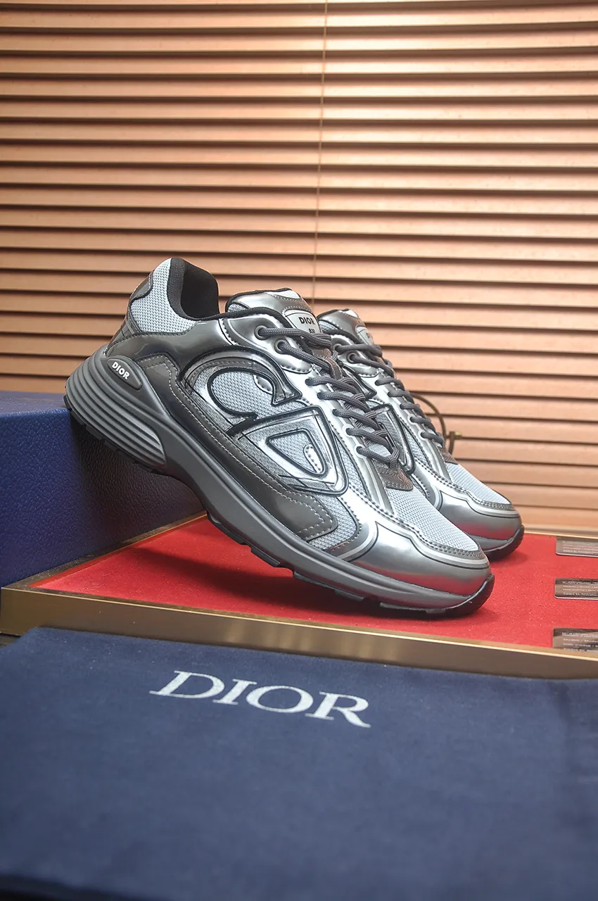 Men's men's shoes 💰: 520💶 (top original order) Brand: Dior (Dior) Standard code: Men's code 38-44 (45 customized) Level: Same style as the official website Material: Top-quality original cowhide stitched together Original wear-resistant and lightweight outsole Style category: Fashionable casual shoes Distinguished luxury brand elements top luxury Color: Actual picture color